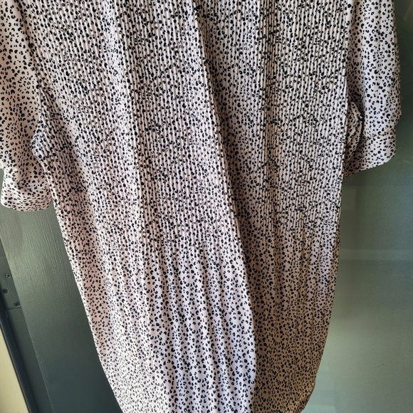 Adrianna Papell - Soft Pink Black Cheetah Stretch Ruffled Collar Top, Medium - Picture 10 of 12